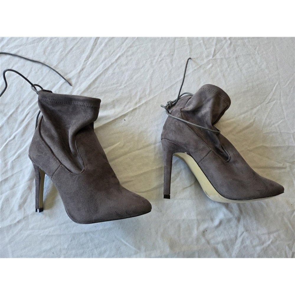 NWOTD Rebels 6.5 Genoveva Faux Suede Spiked Heeled Bootie Gray 132168